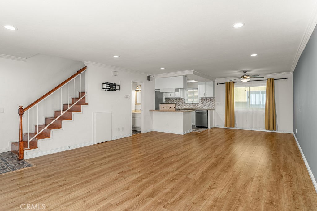 15205 S Budlong Avenue 7