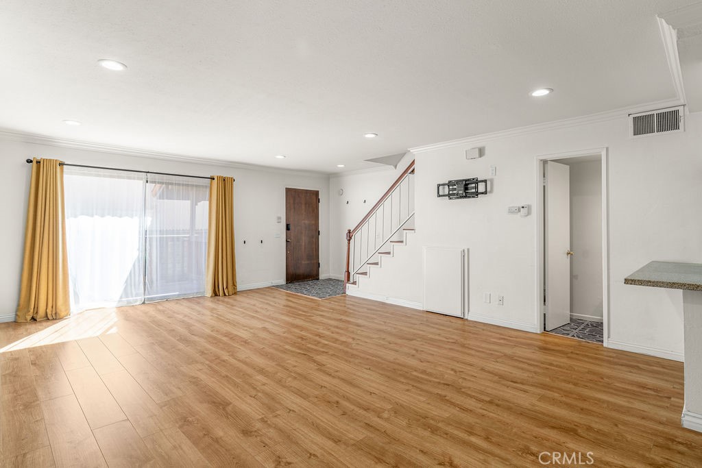 15205 S Budlong Avenue 7