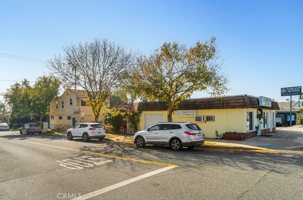 2200 W Burbank Boulevard