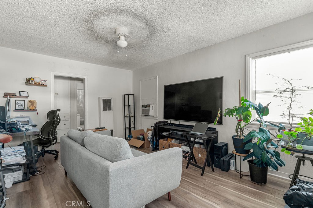 2200 W Burbank Boulevard