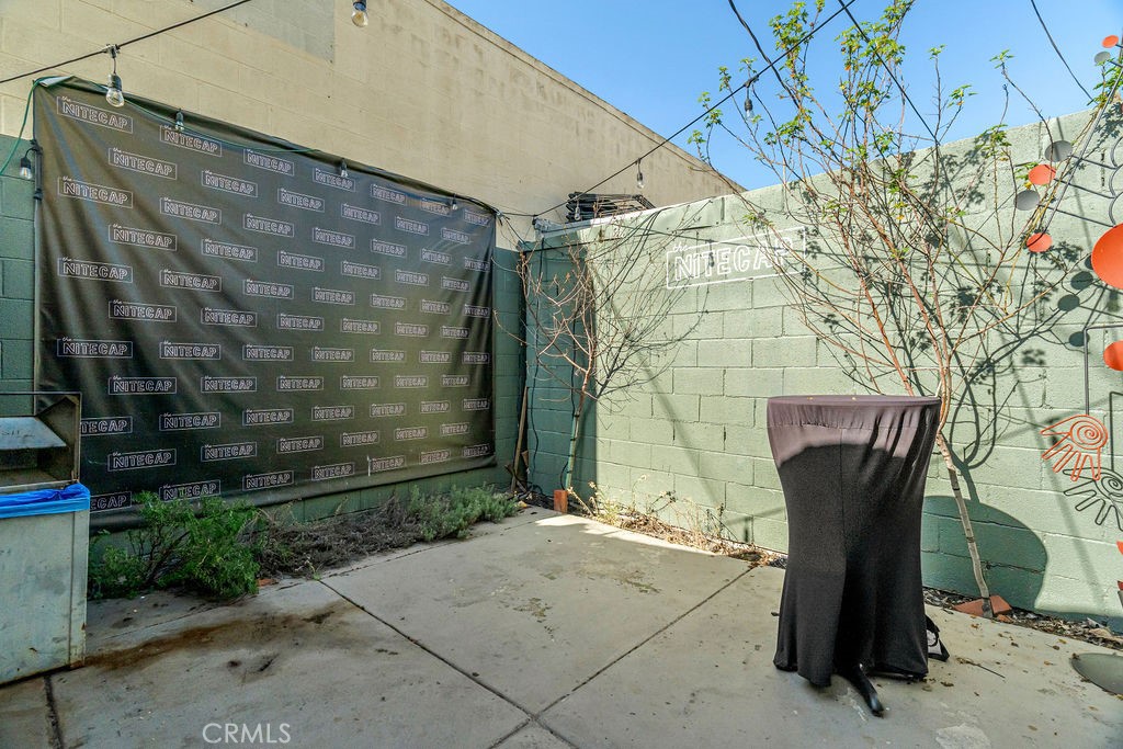 2200 W Burbank Boulevard