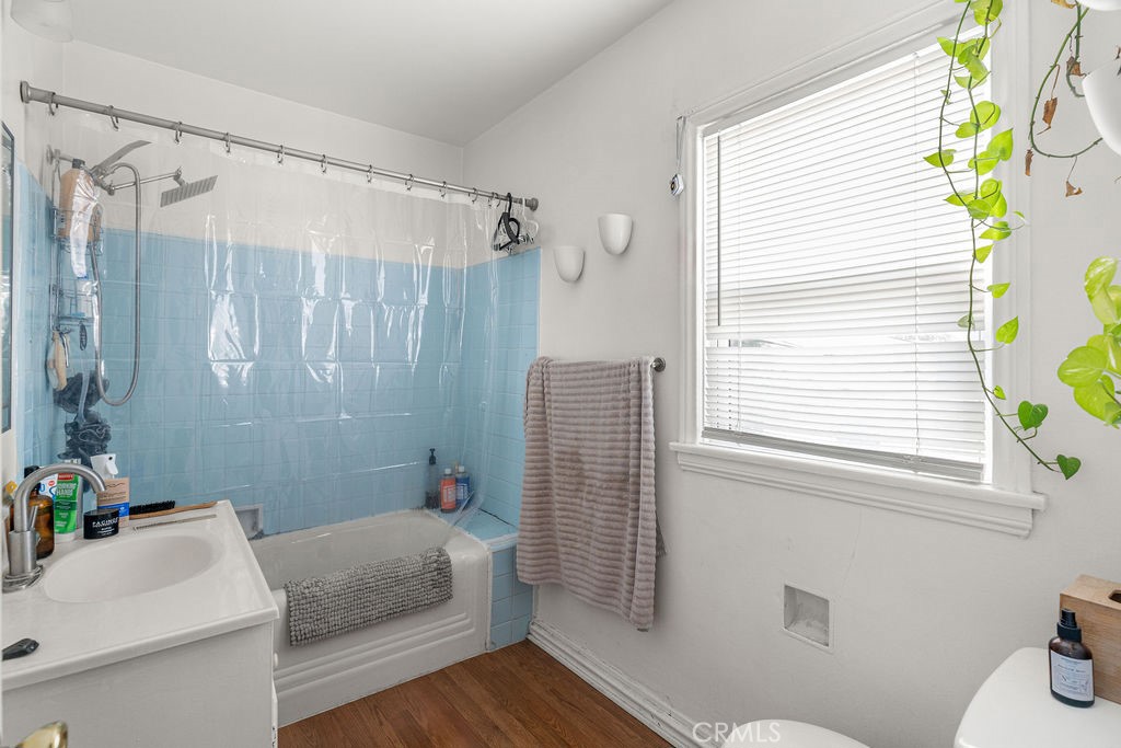 2200 W Burbank Boulevard