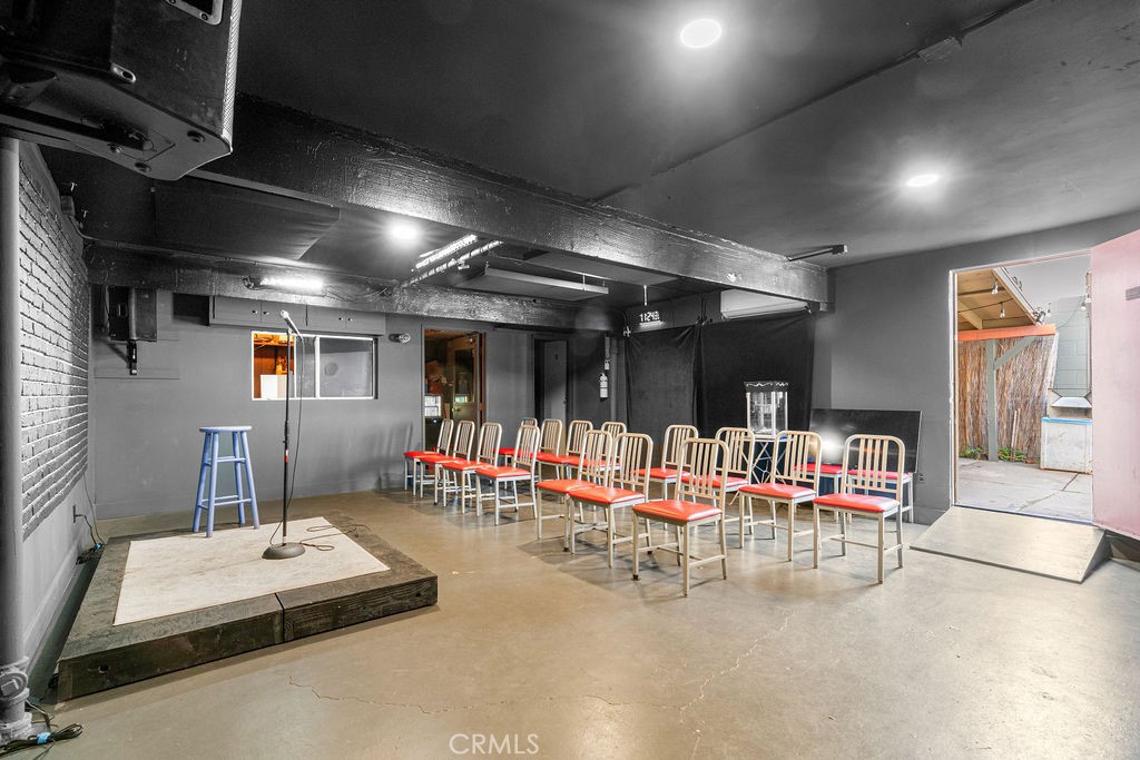 2200 W Burbank Boulevard