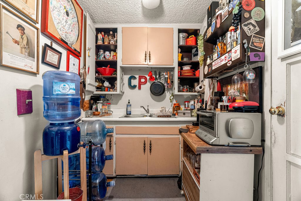 2200 W Burbank Boulevard