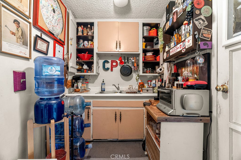 2200 W Burbank Boulevard