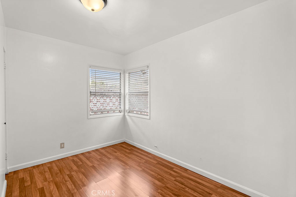 20904 La Salle Avenue