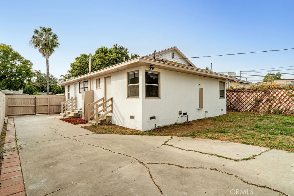 20904 La Salle Avenue