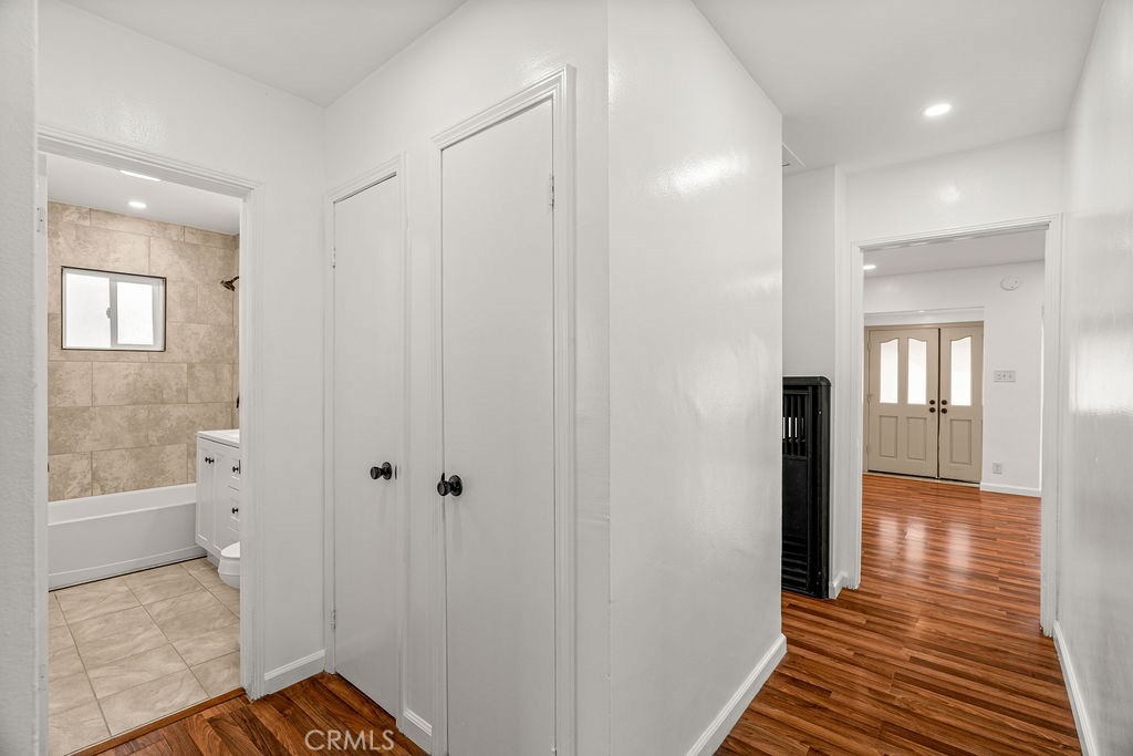 20904 La Salle Avenue