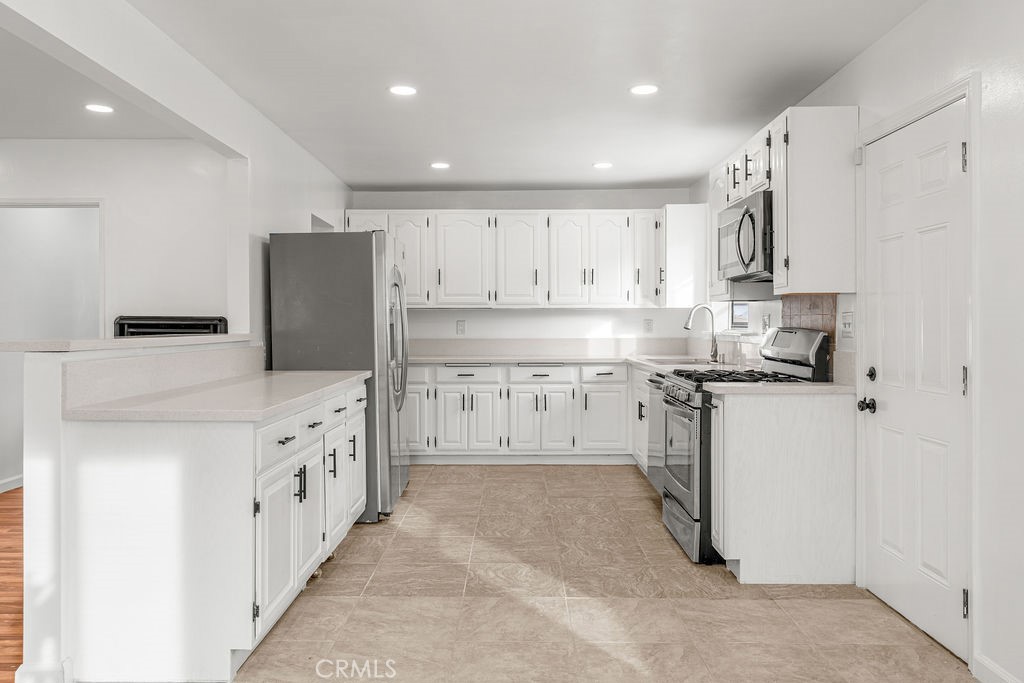 20904 La Salle Avenue