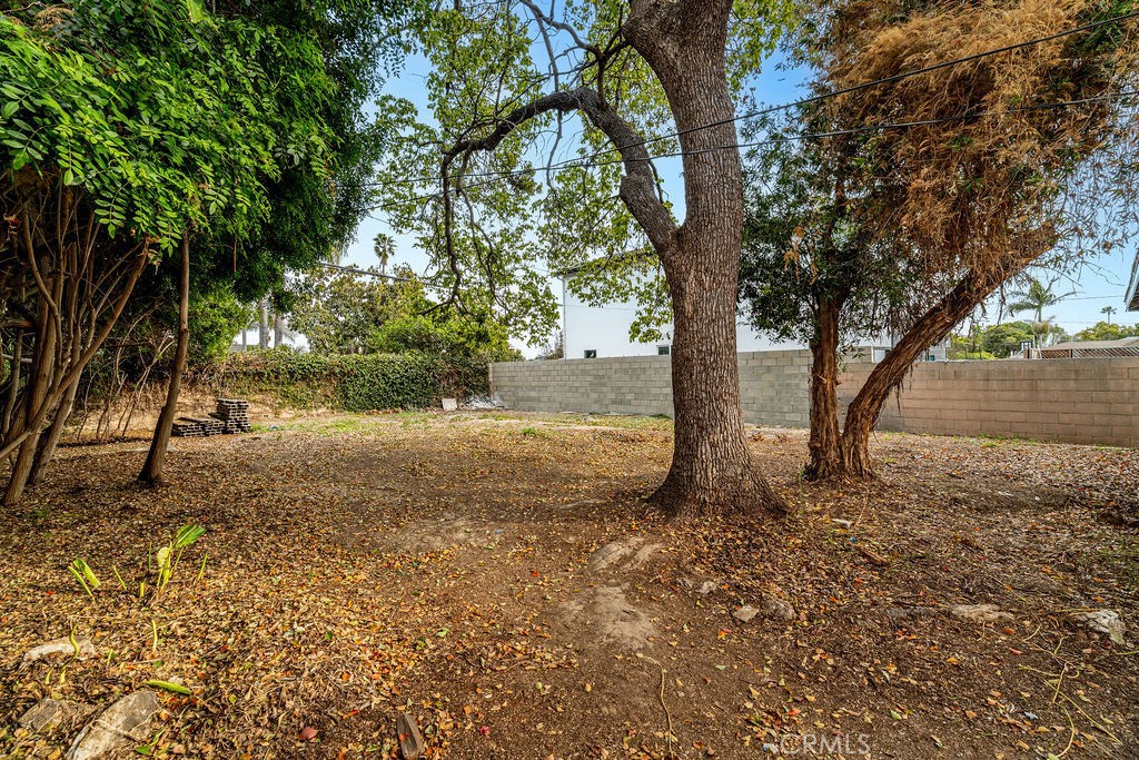 20904 La Salle Avenue