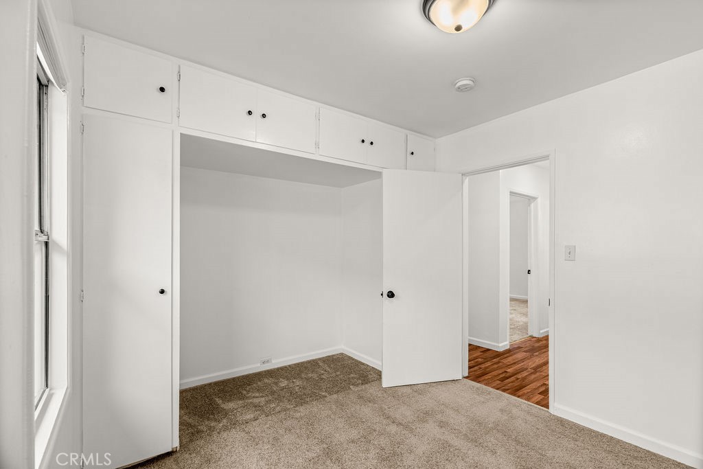 20904 La Salle Avenue