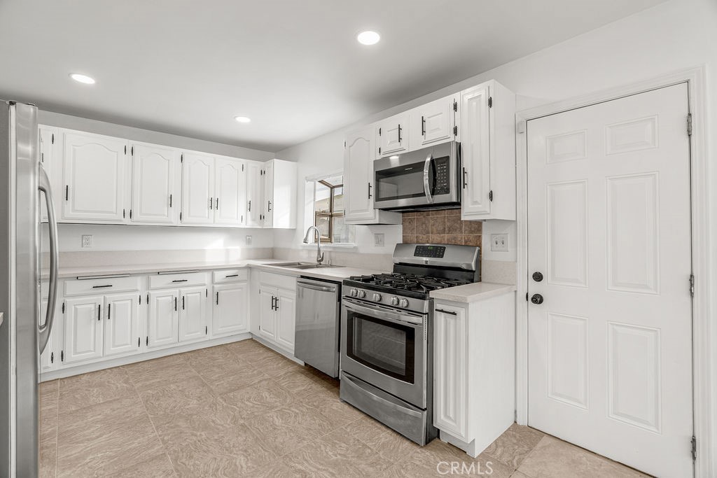 20904 La Salle Avenue