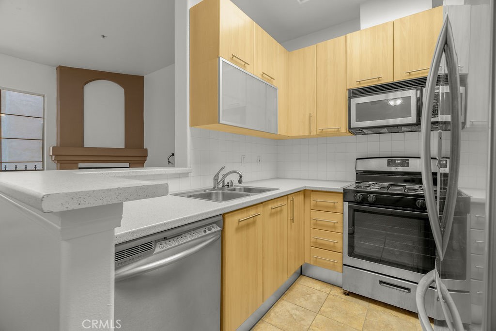 7037 La Tijera Boulevard C102