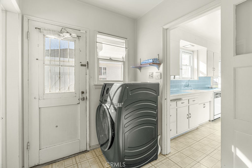 5732 Bowcroft Street