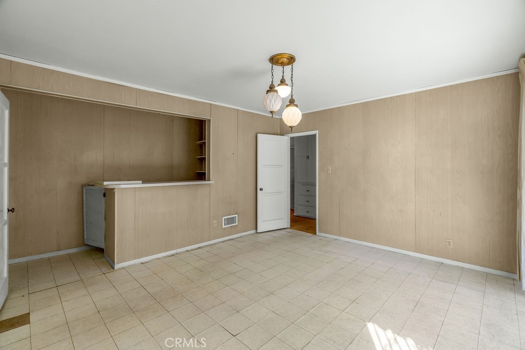 5732 Bowcroft Street