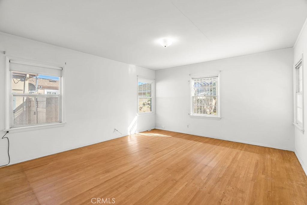 5732 Bowcroft Street