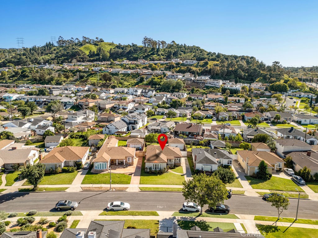 5732 Bowcroft Street