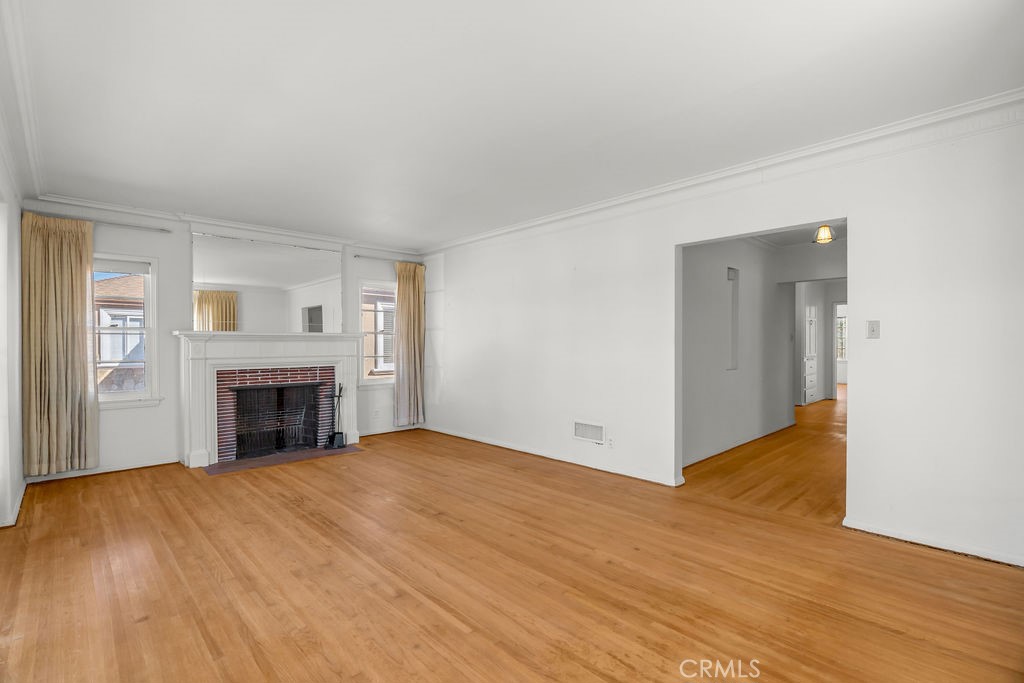 5732 Bowcroft Street