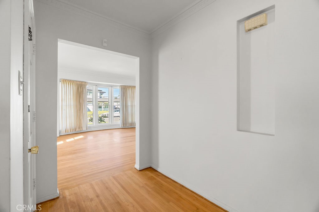 5732 Bowcroft Street