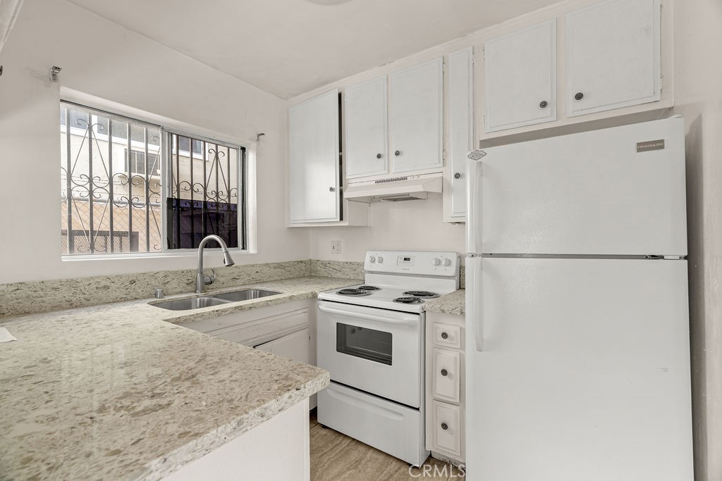 1825 N Gramercy Place