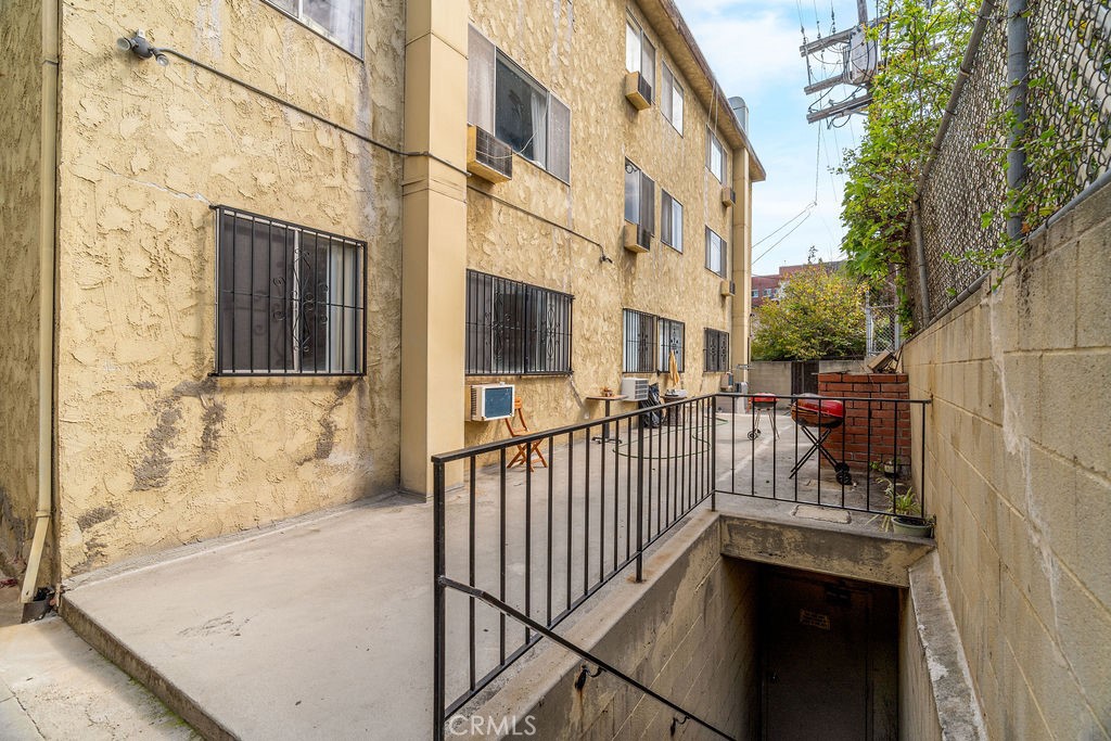 1825 N Gramercy Place