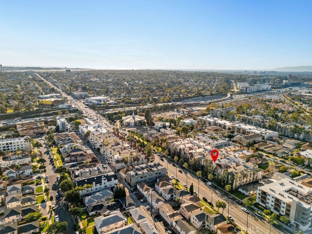 7037 La Tijera Boulevard C102