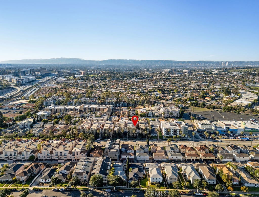 7037 La Tijera Boulevard C102