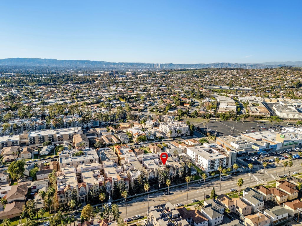 7037 La Tijera Boulevard C102