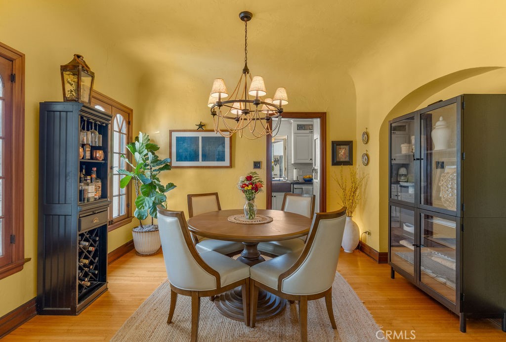 3475 Cerritos Avenue