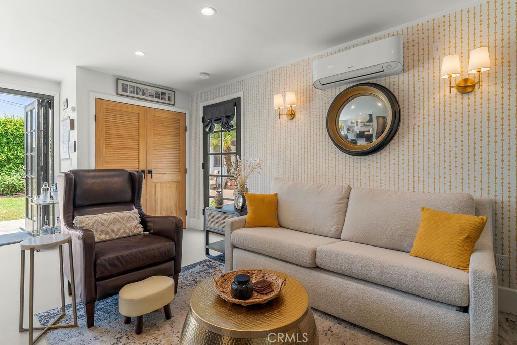 3475 Cerritos Avenue