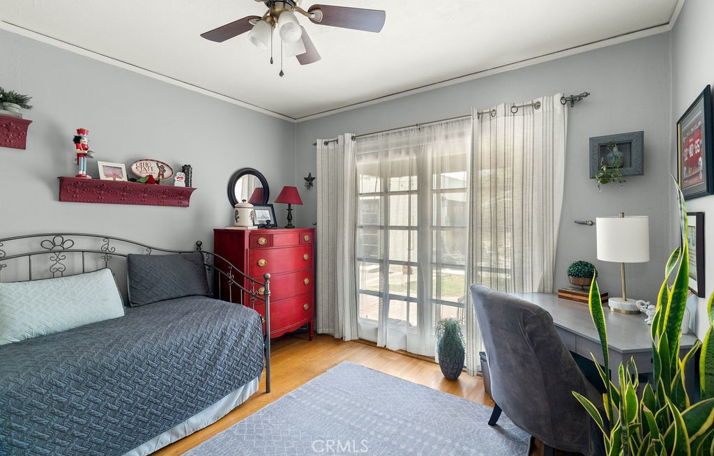 3475 Cerritos Avenue