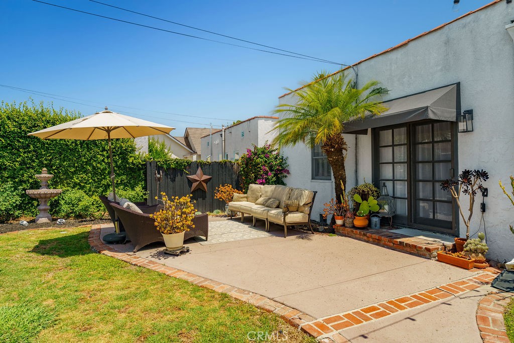 3475 Cerritos Avenue