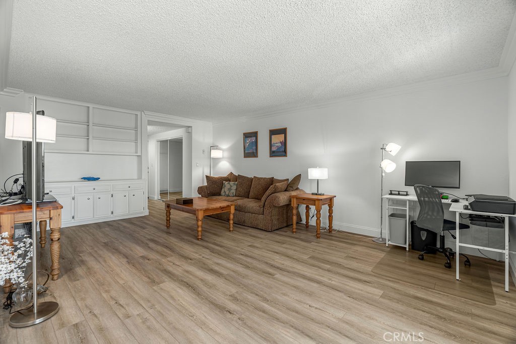 1110 W 10th 104
