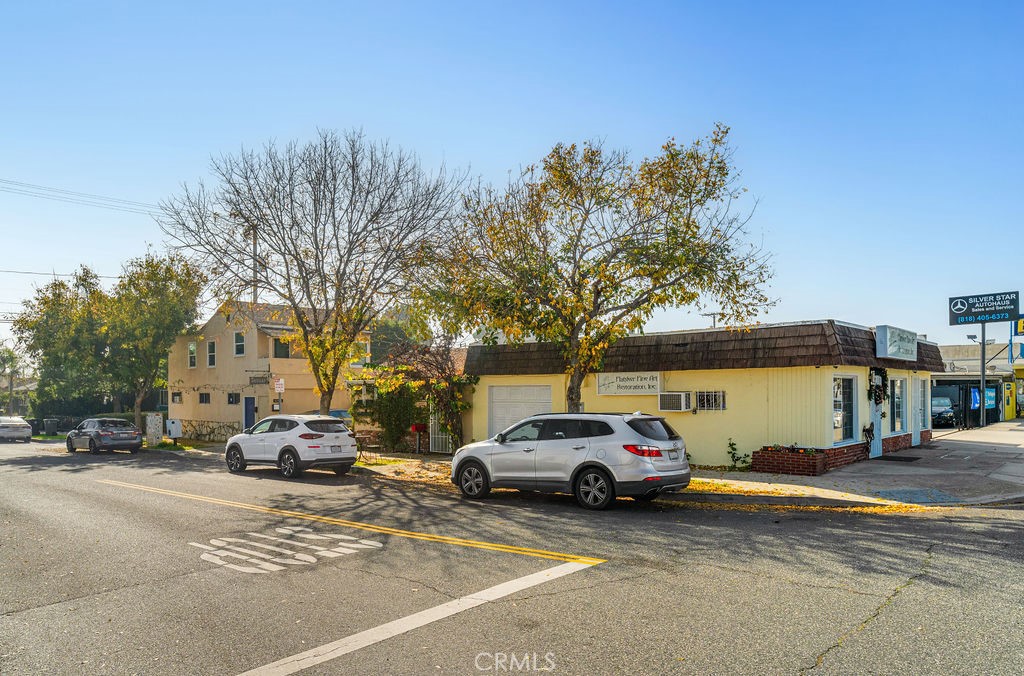 2200 W Burbank Boulevard