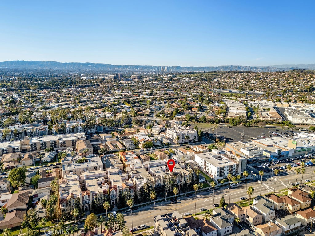7037 La Tijera Boulevard C102