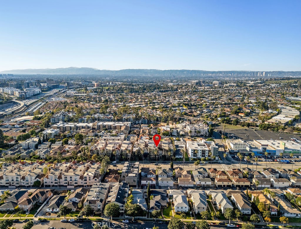 7037 La Tijera Boulevard C102
