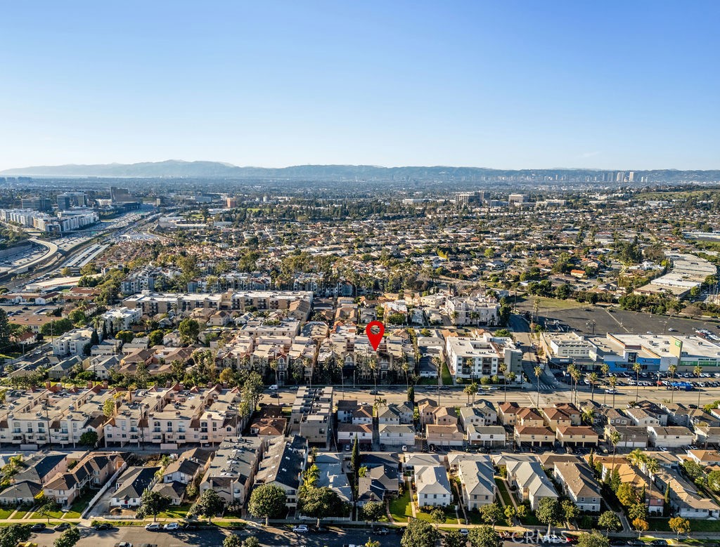 7037 La Tijera Boulevard C102