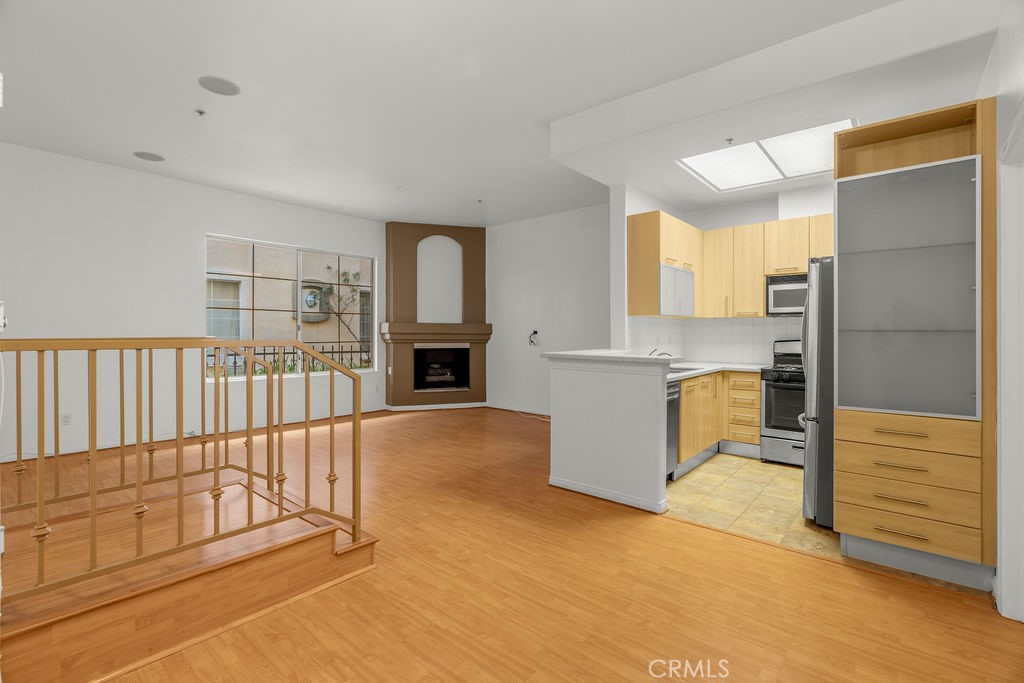 7037 La Tijera Boulevard C102