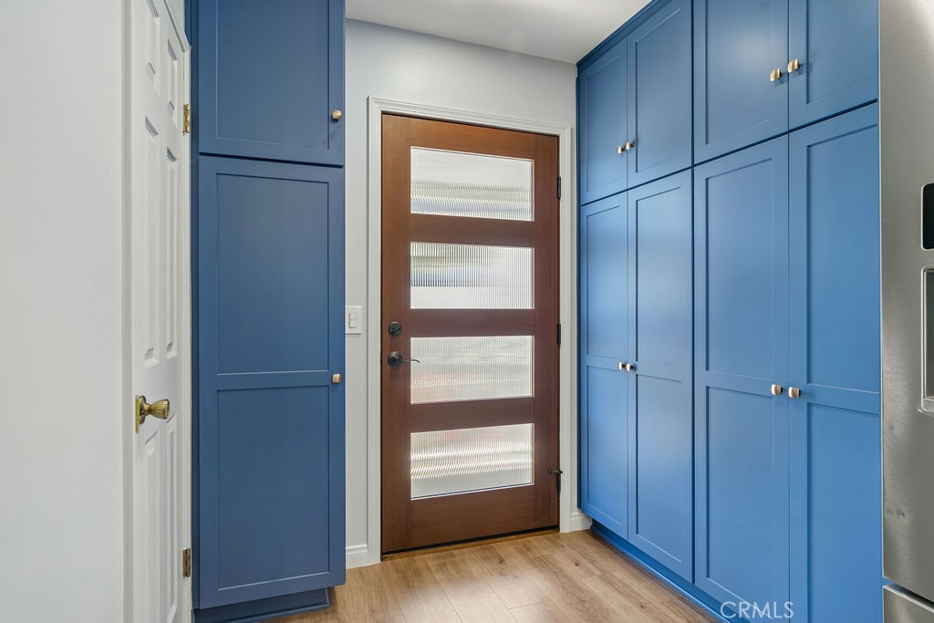 1713 W 27th Street