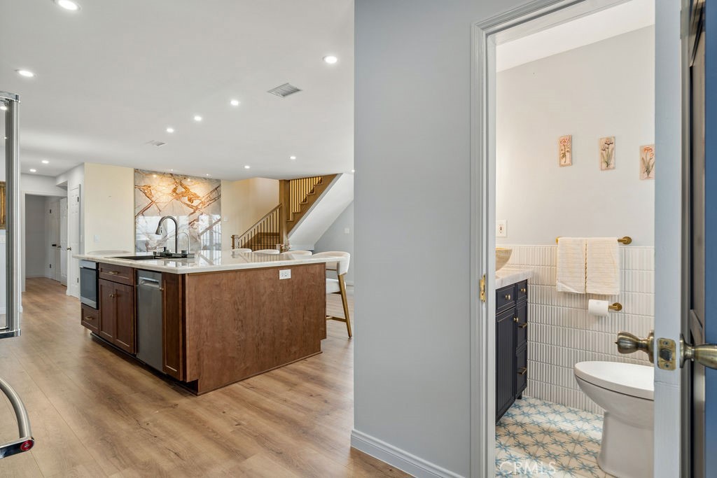 1713 W 27th Street