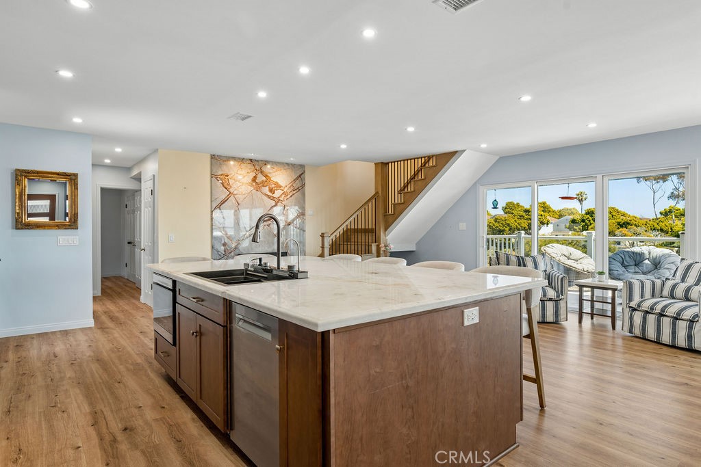 1713 W 27th Street