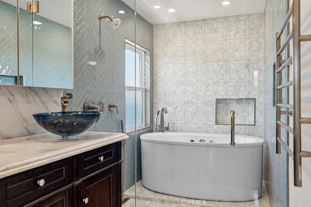 1713 W 27th Street