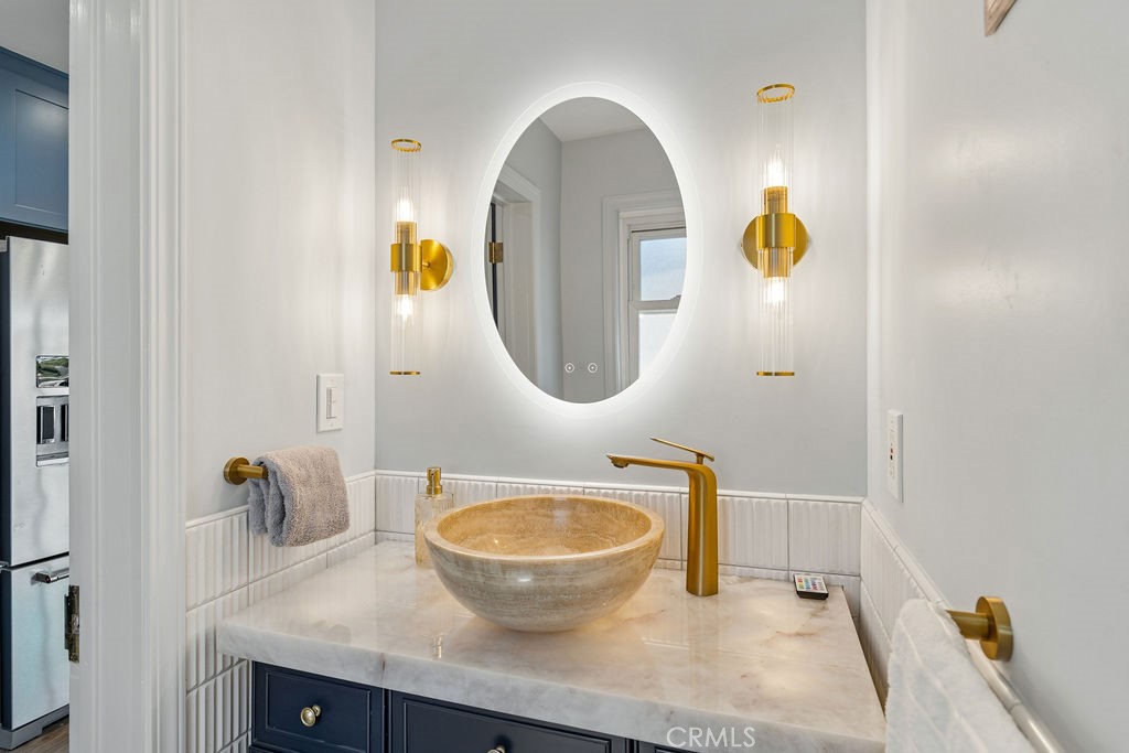 1713 W 27th Street