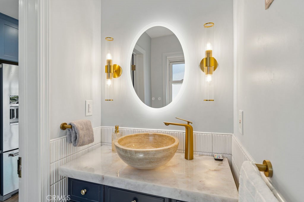 1713 W 27th Street