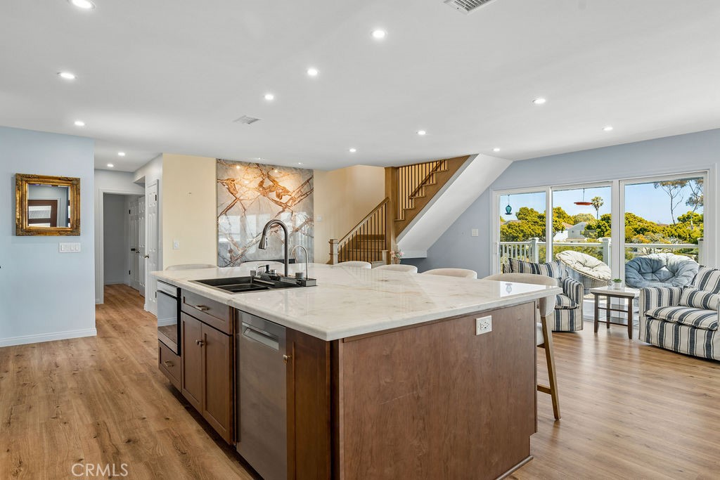 1713 W 27th Street
