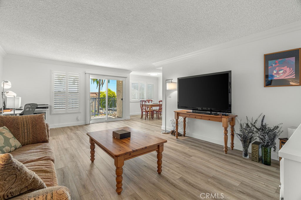 1110 W 10th Street 104