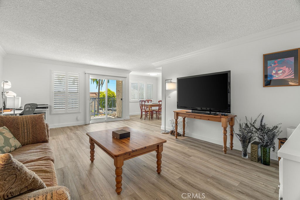 1110 W 10th Street 104