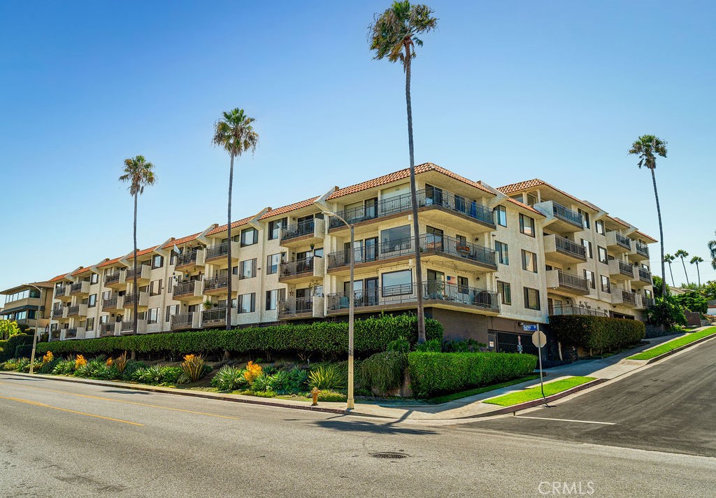 765 W 26th Street 105