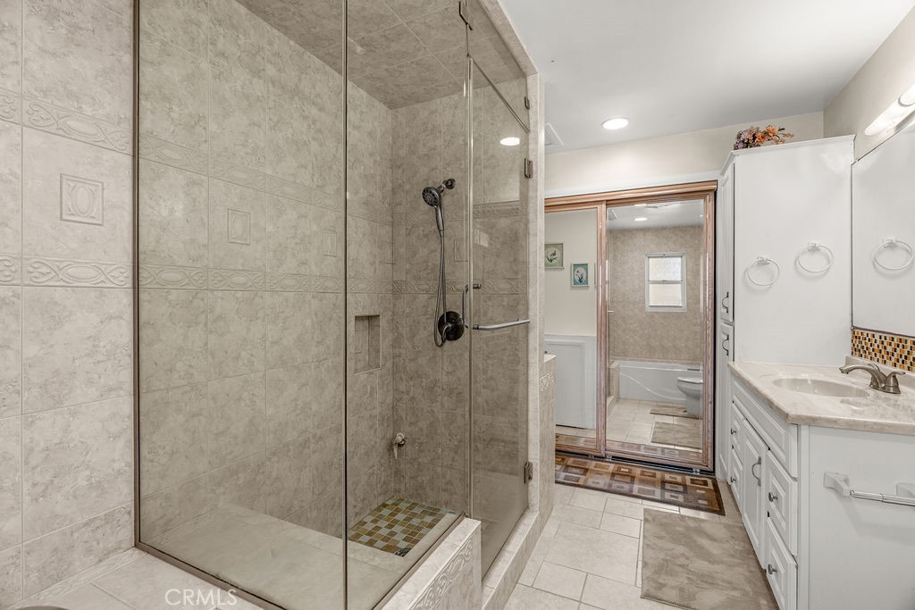 7419 W 89th Street