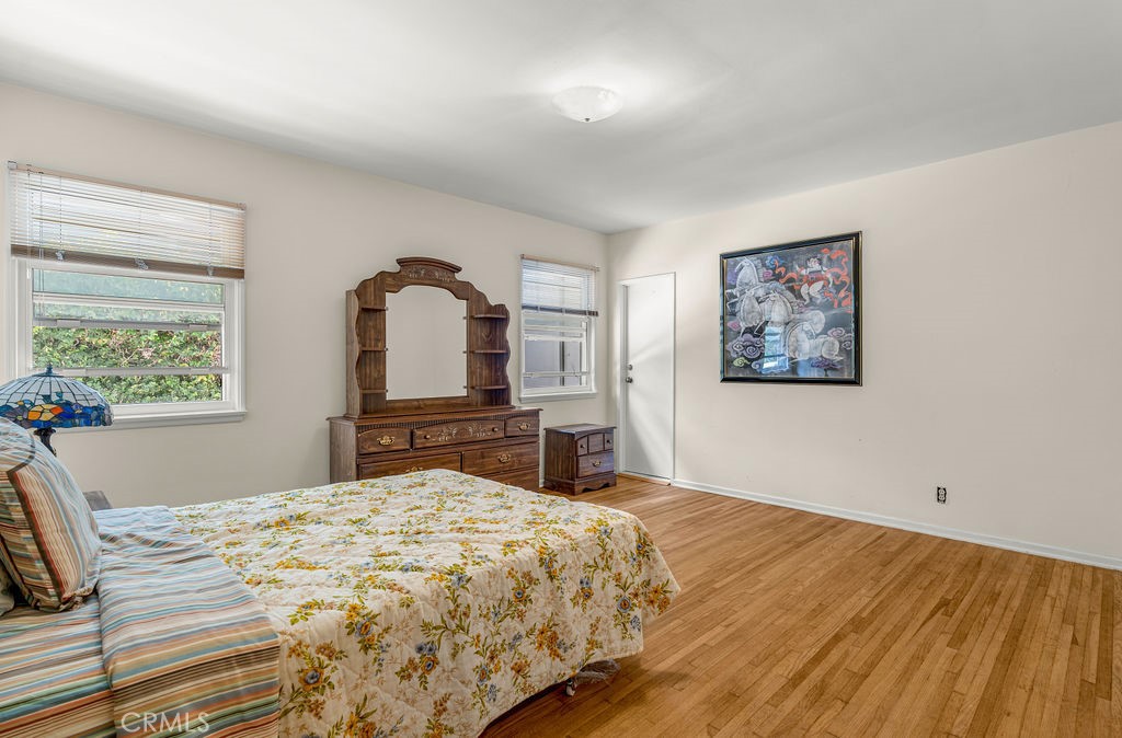 7419 W 89th Street